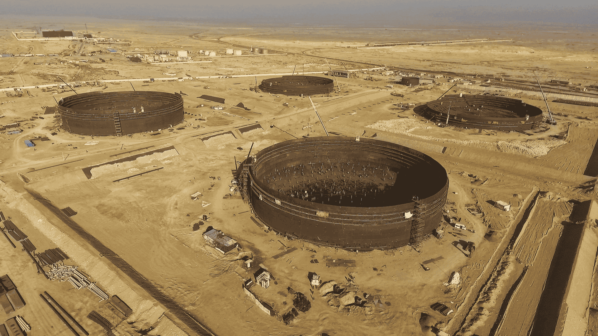 Fire Water Dome Roof Tank Air Raising in Iraq